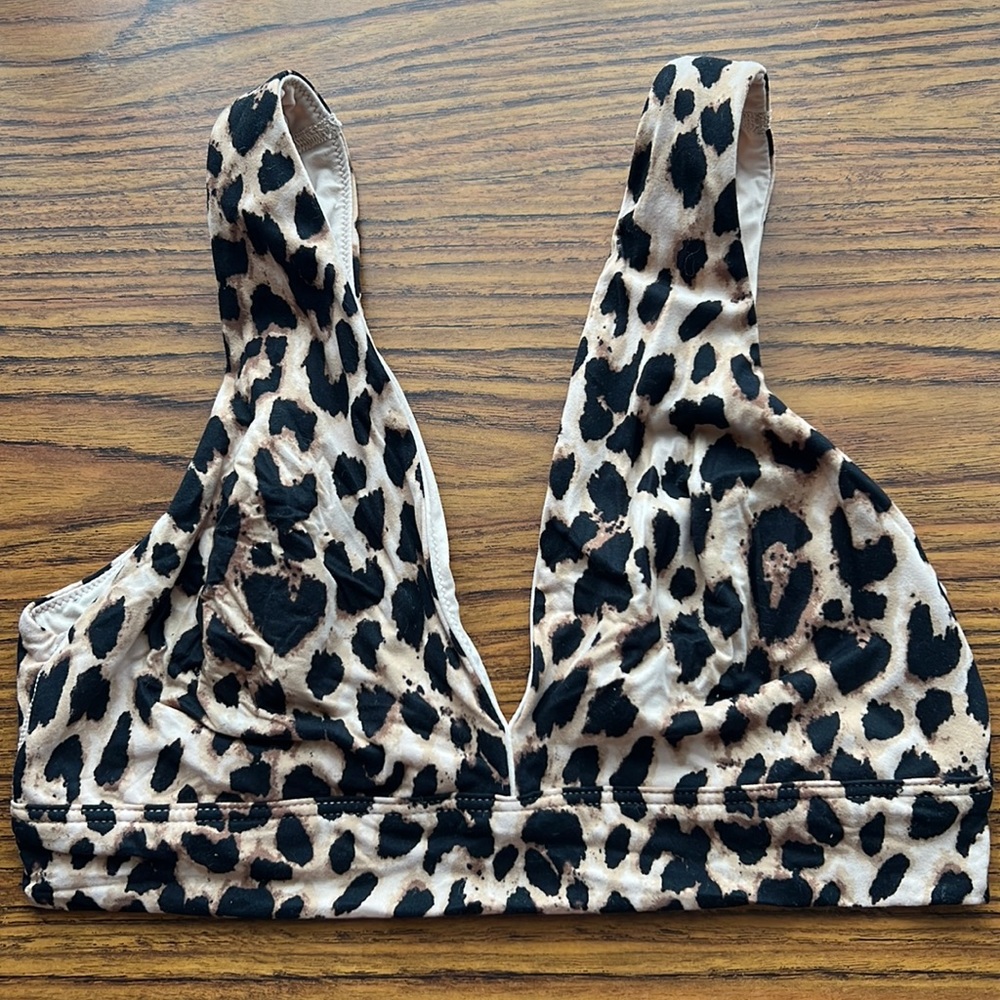 Victoria’s Secret Leopard Print Lounge Bra - Medium